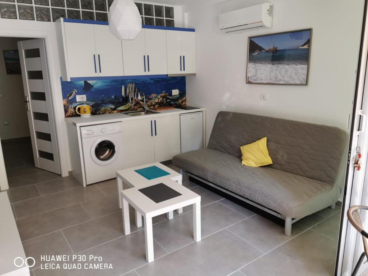 Saranda Apartments *